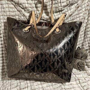 * Beautiful Michael Kors *
